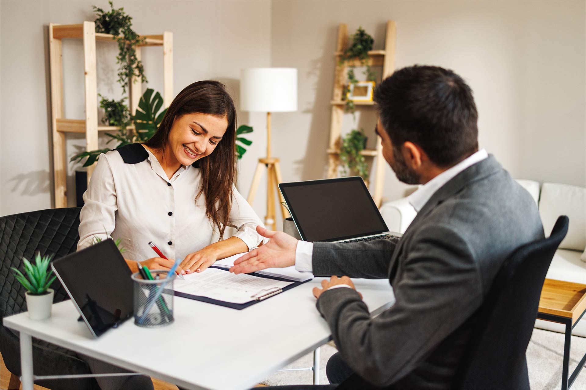 Descubra como escolher o melhor plano de saúde empresarial para sua equipe. Saiba o que avaliar e como a WFluence pode ajudar o RH com soluções sob medida.